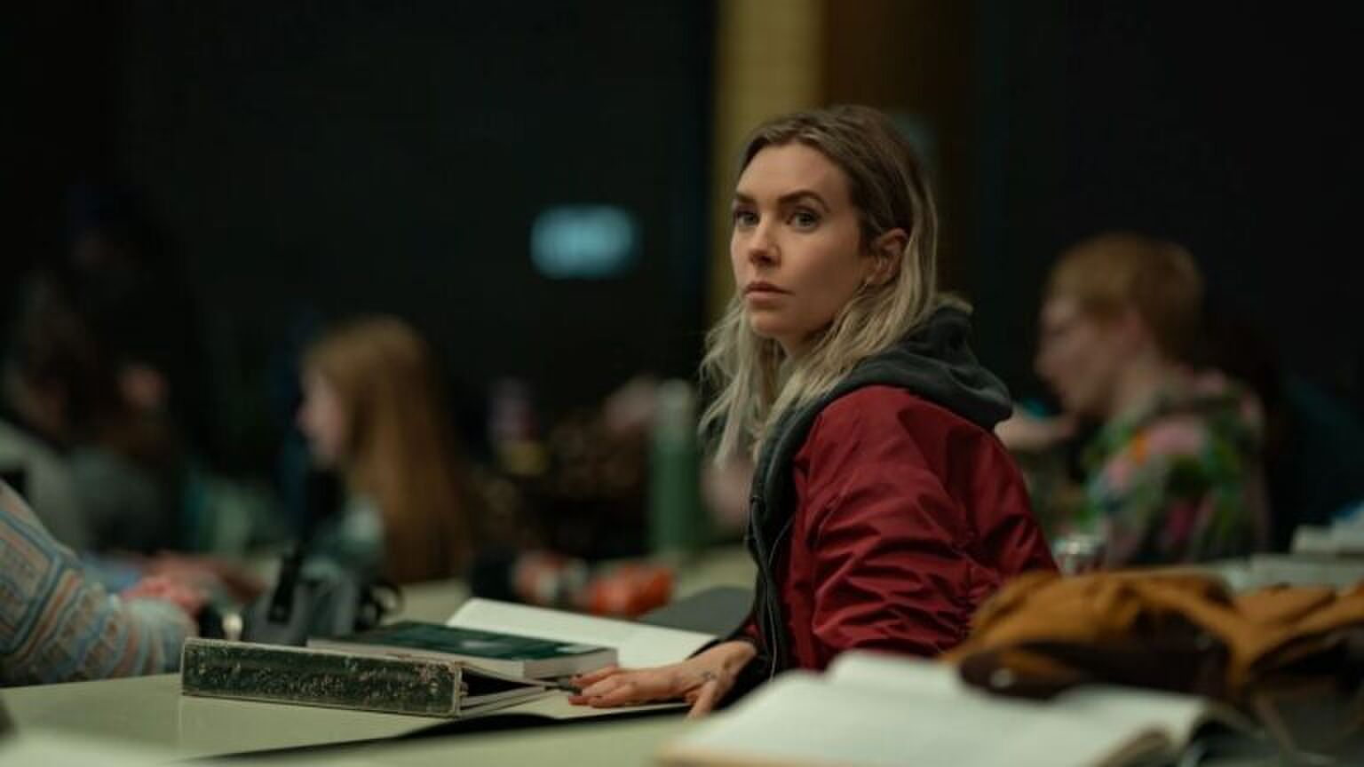 Sc&egrave;ne uit Night Always Comes.