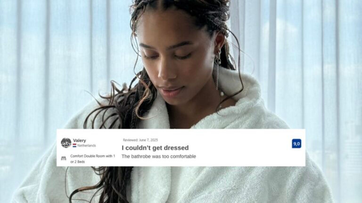 Meisje in een badjas.