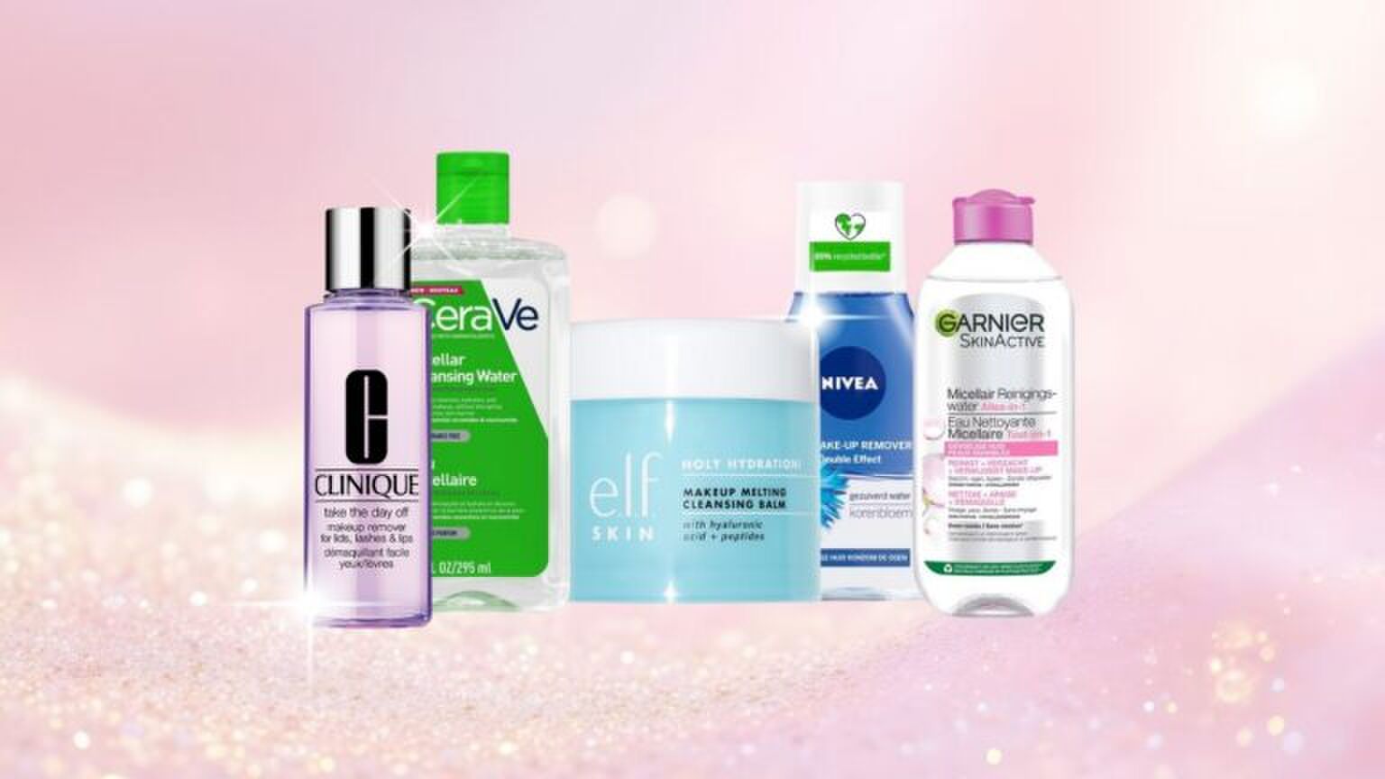 Vijf verschillende make-up removers voor een glitter achtergrond.