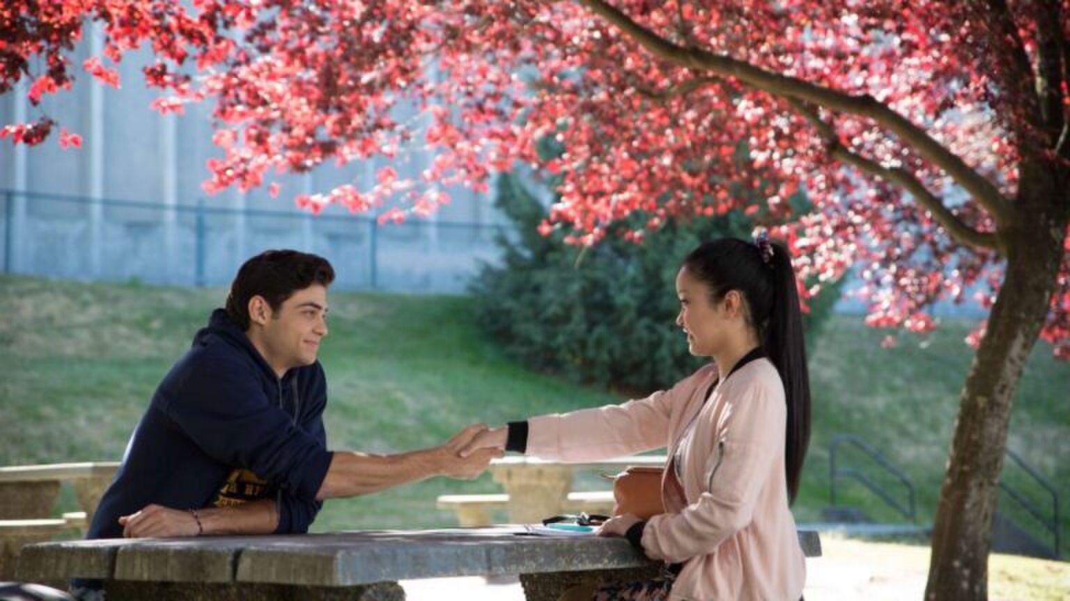 Peter Kavinsky en Lara Jean uit To All The Boys I've Loved Before.