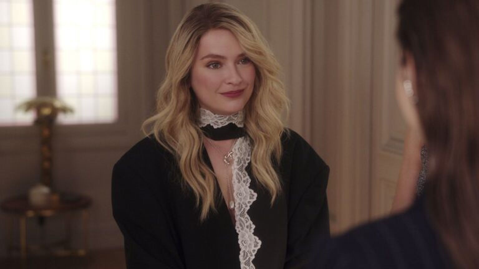 Camille uit Emily in Paris.