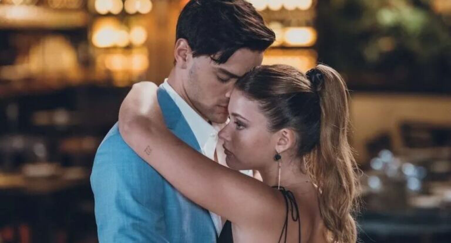 Noah en Nick zijn aan het dansen.