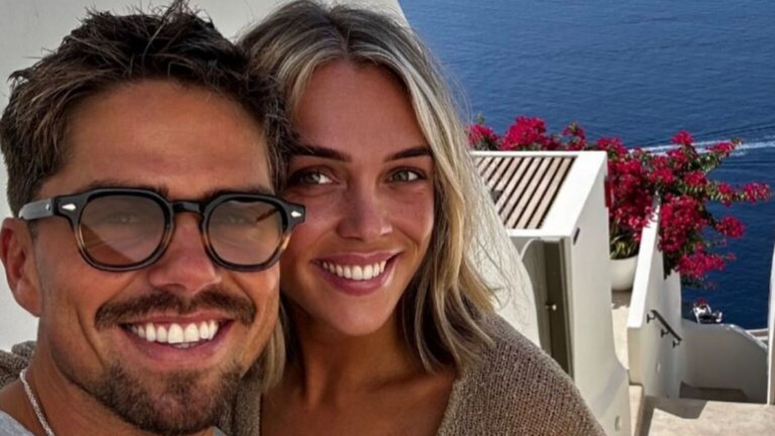 Selfie van zanger André Hazes met zijn nieuwe vriendin Noa Braaf.