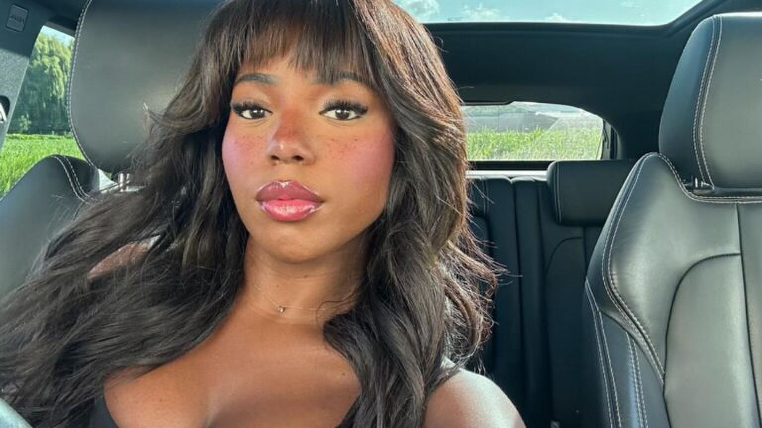 Selfie van Garbi Denteh in de auto.