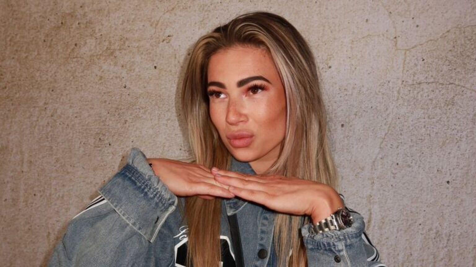 Foto van influencer Gigi Adam.