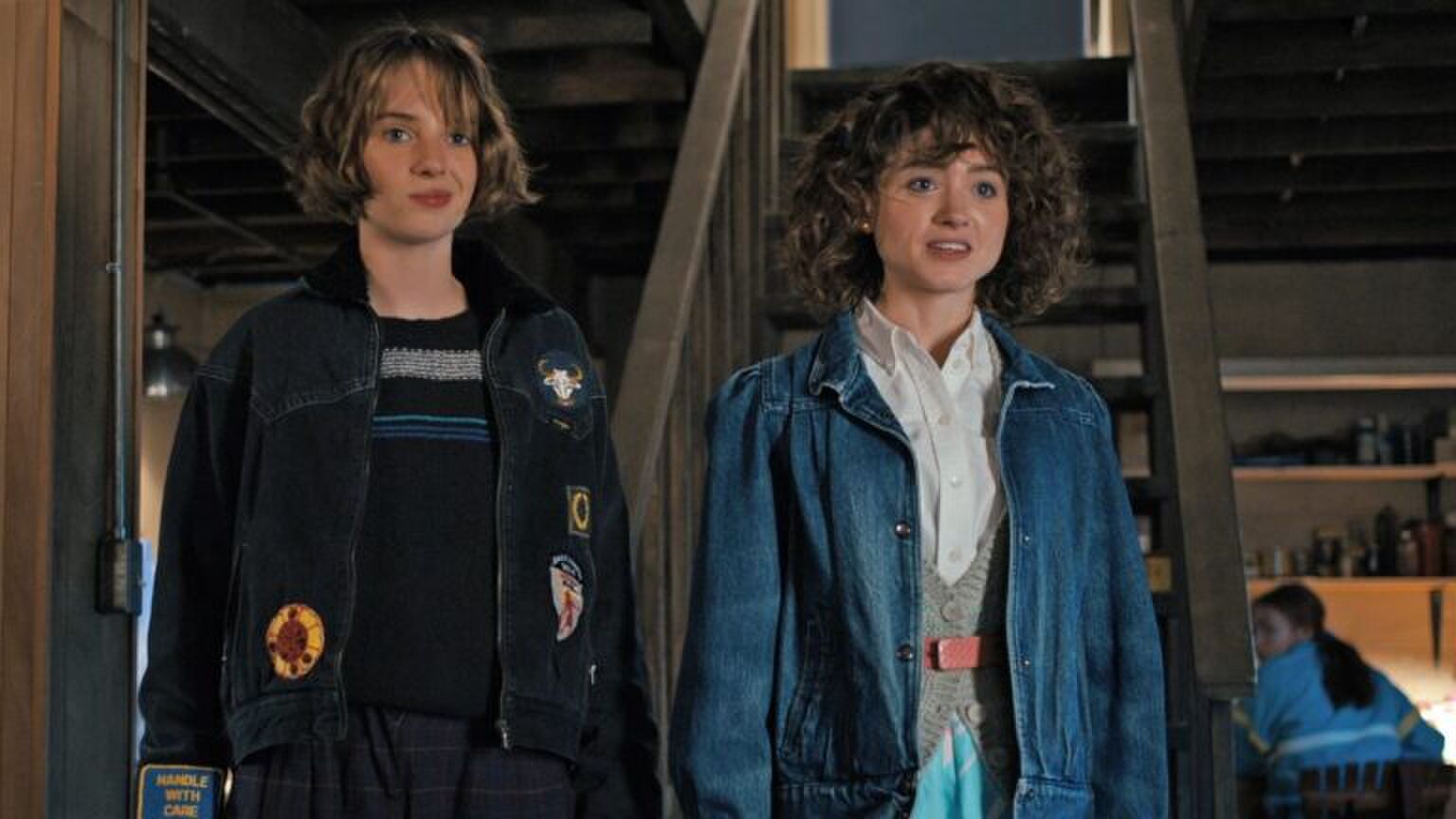 Nancy Wheeler en Robin Buckley in Stranger Things seizoen vier.