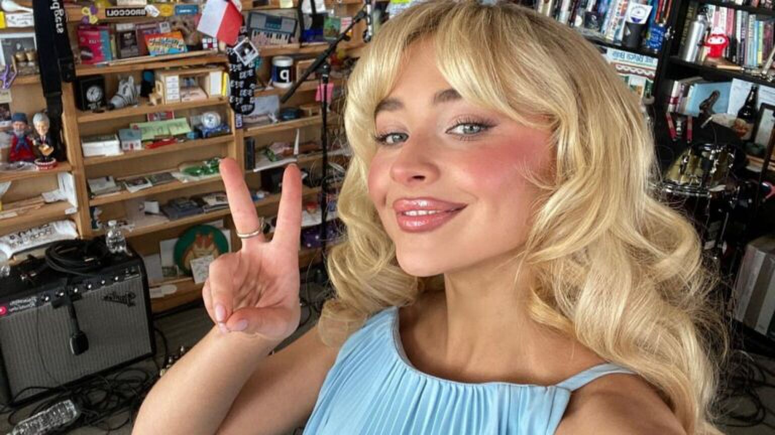 Selfie van popzangeres Sabrina Carpenter.