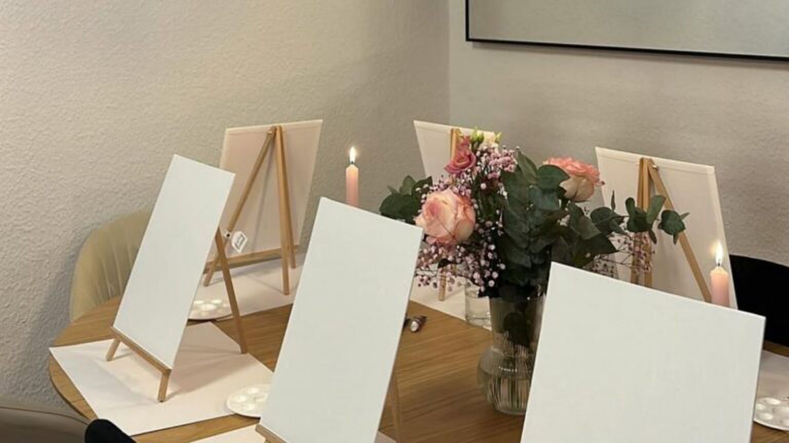 Verfcanvassen bij een girls night