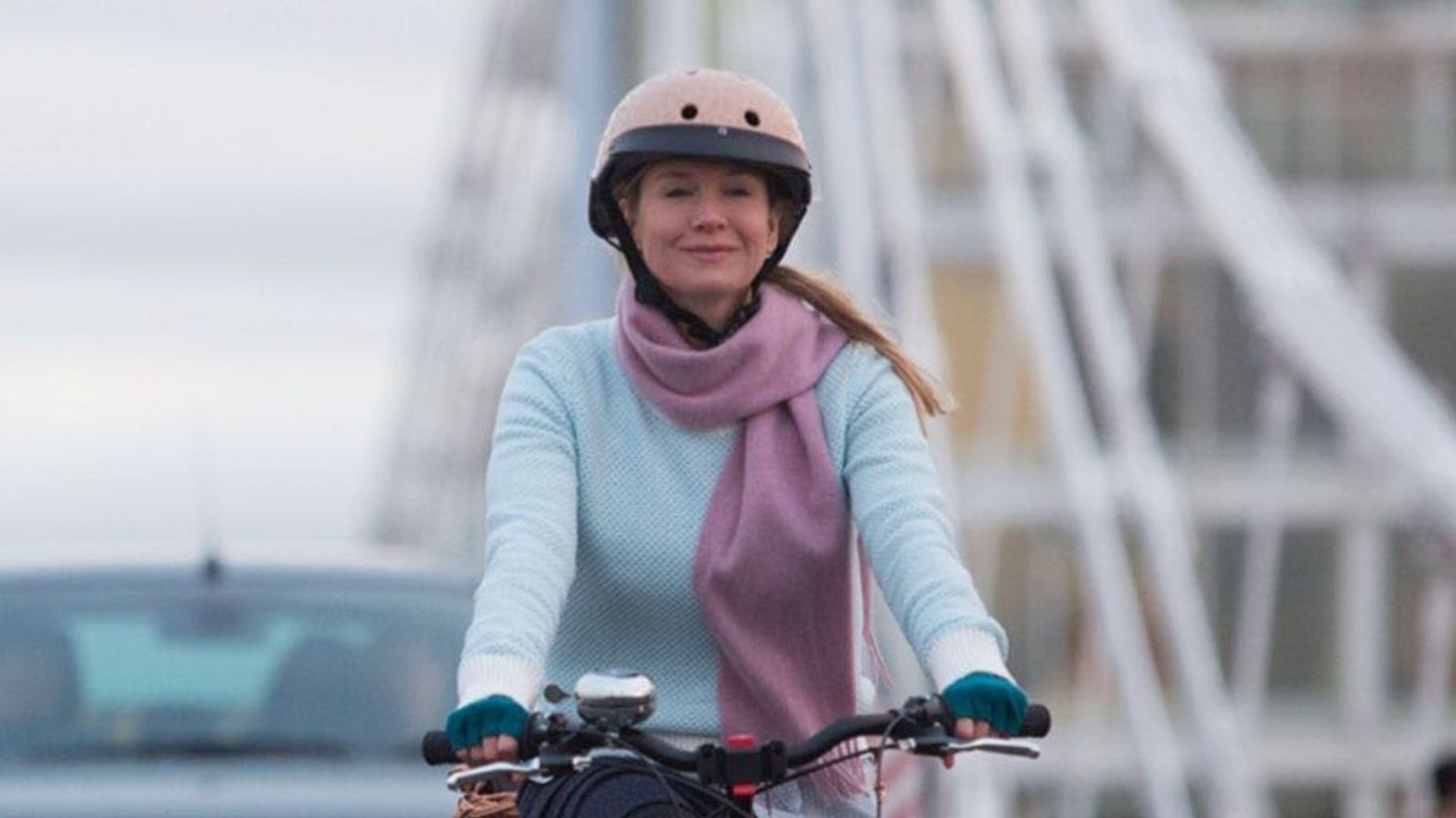 Bridget Jones op fiets