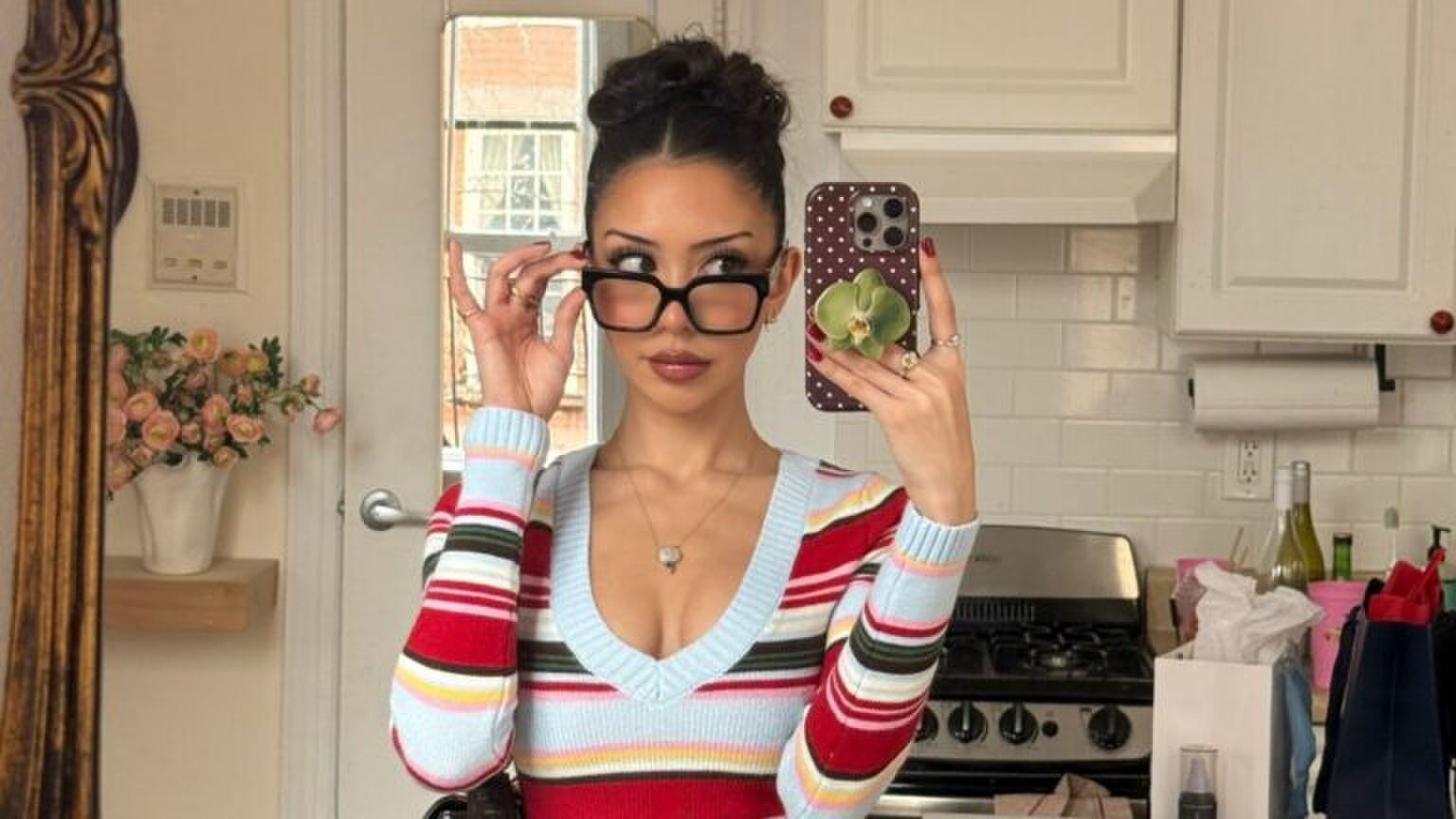 Spiegelselfie van influencer Sofia Bym.