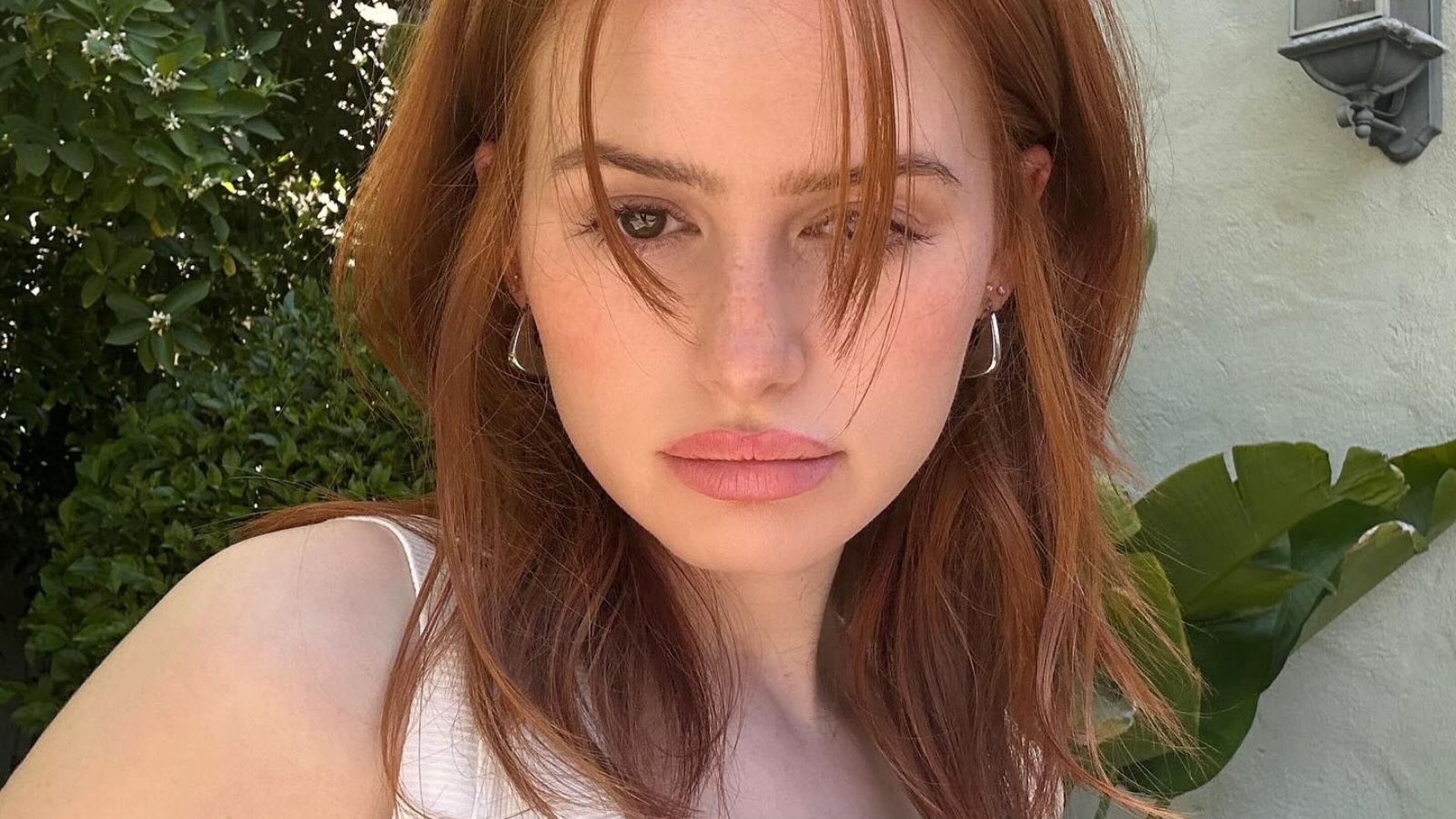 Selfie van Madelaine Petsch.