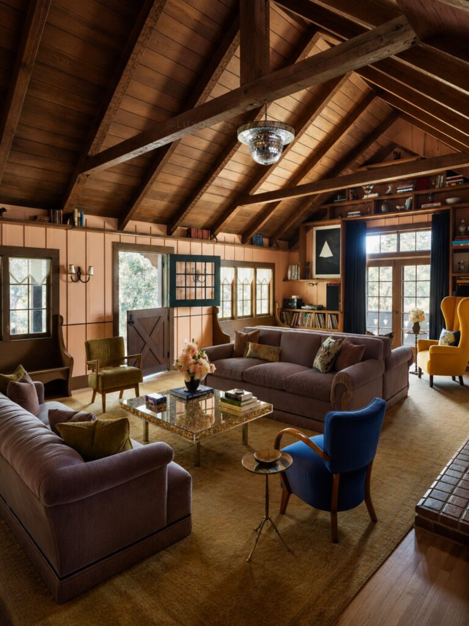 Huiskamer van Anne Hathaway.