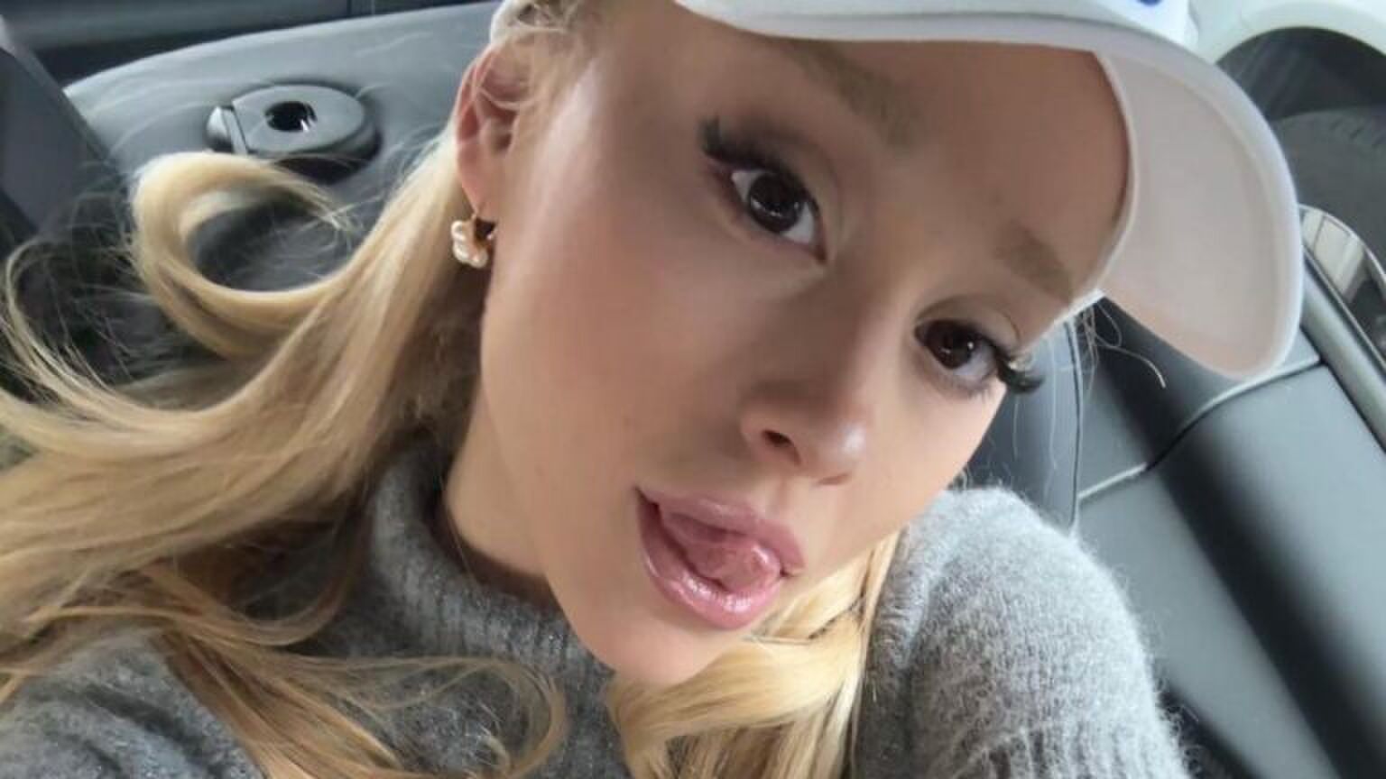 Ariana Grande.