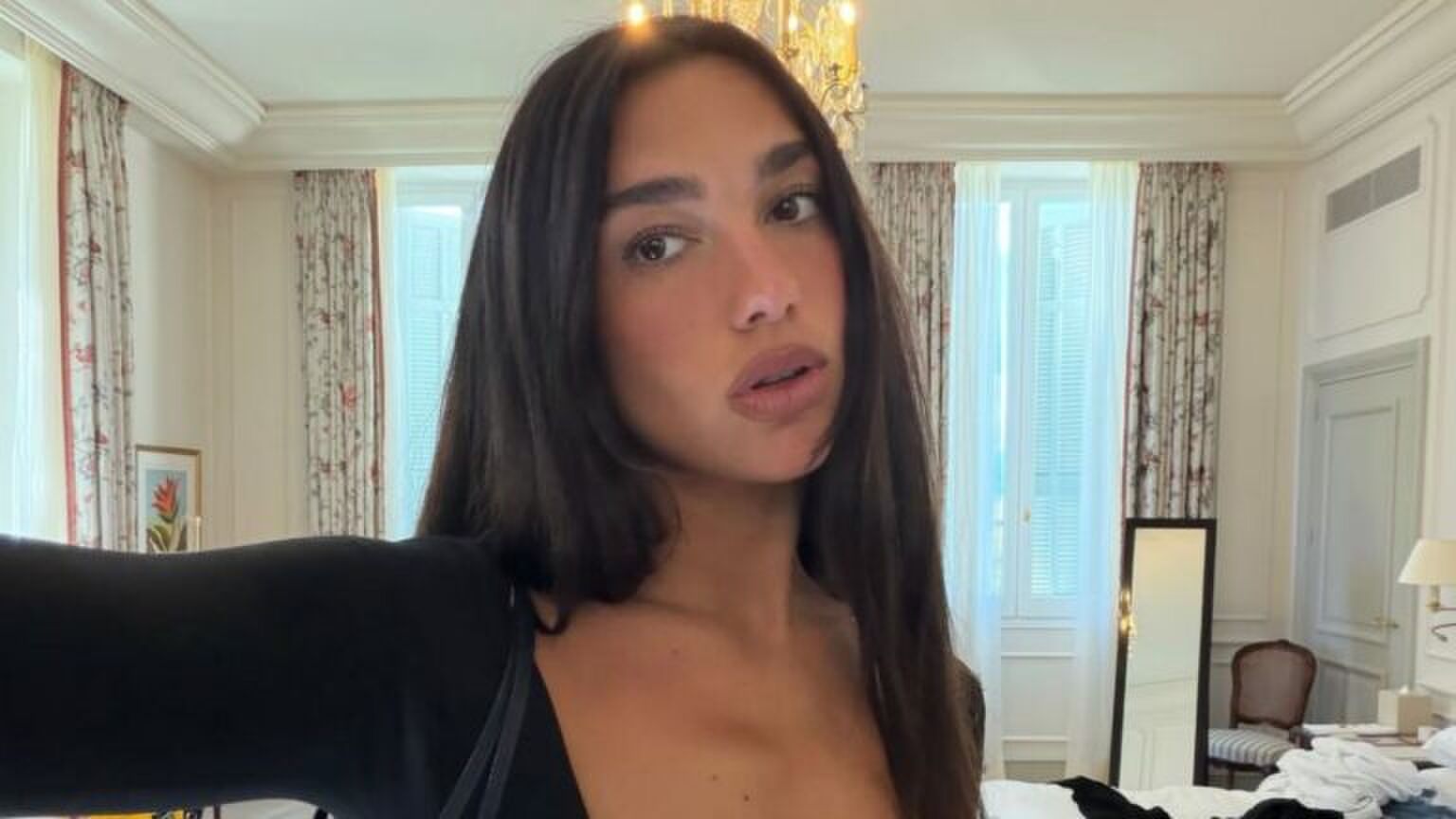 Selfie van zangeres Dua Lipa.