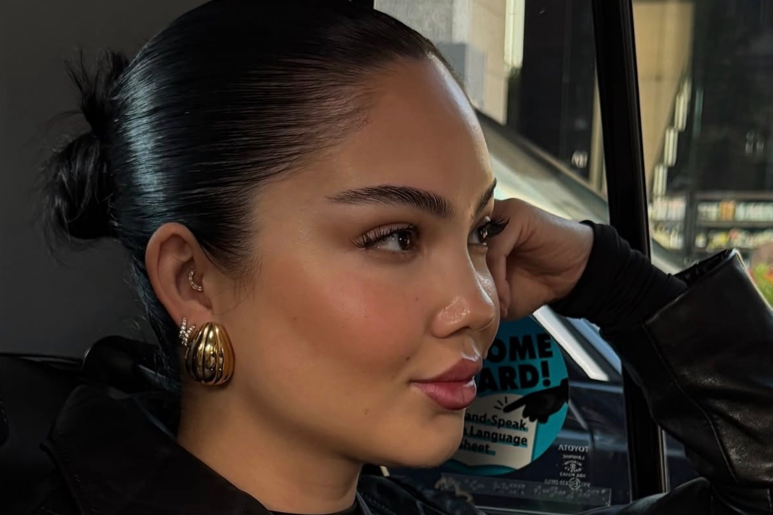 Amanda Khamkaew Gidekull in auto.