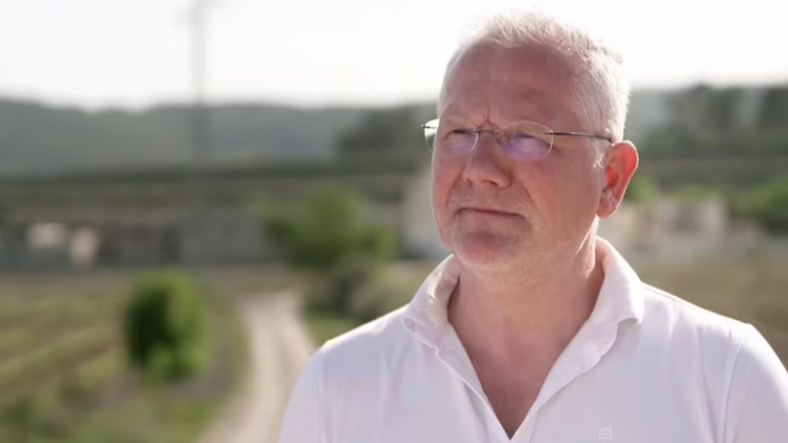Edwin in B&B Vol Liefde is betrapt op een leugen.