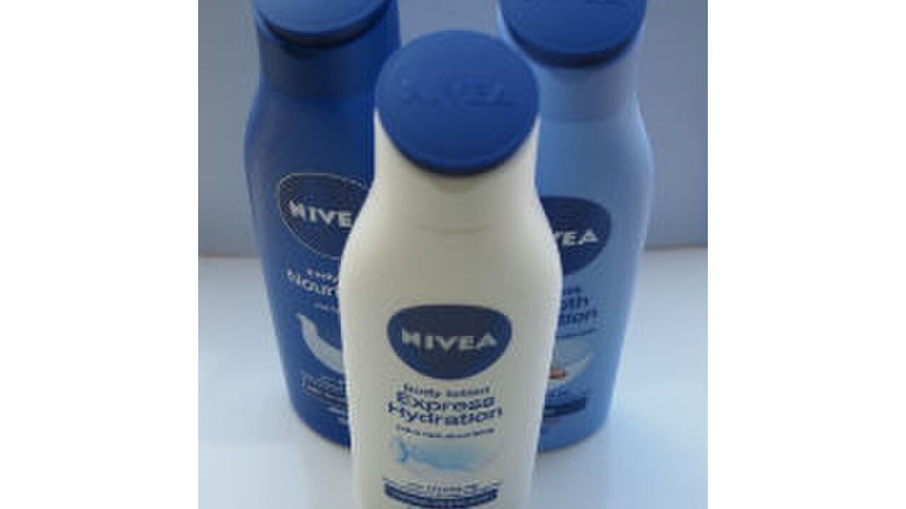 Illustratie voor: NIVEA Zijdezachte Bodylijn is vernieuwd!