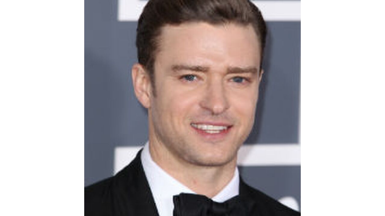 Illustratie voor: VIDEO: Dronken Justin Timberlake slaat golfballetje