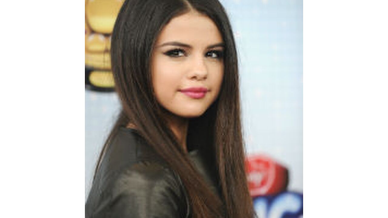 Illustratie voor: CLIP: Selena Gomez – Come and get it