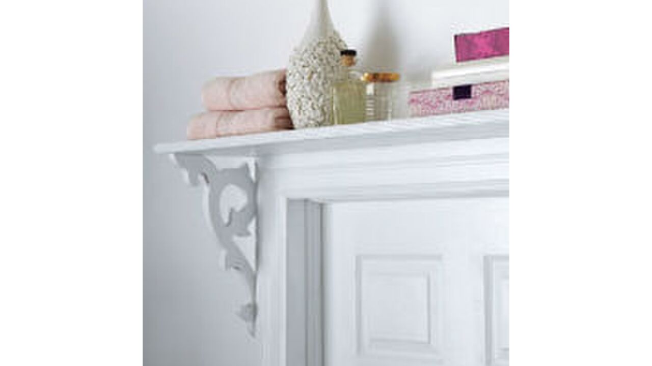 Illustratie voor: DIY: decoratieve plank als wanddecoratie