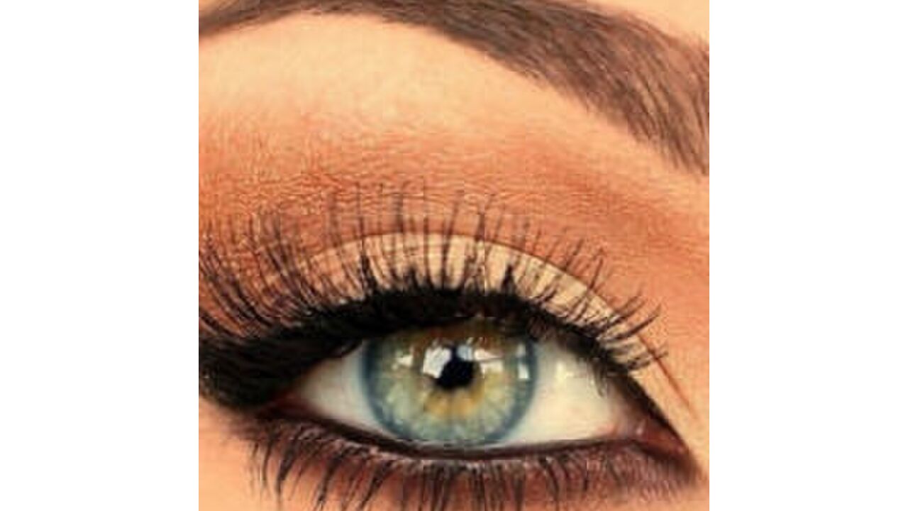 Illustratie voor: Zomerse beautytips volgens visagiste Nadia van Kooten