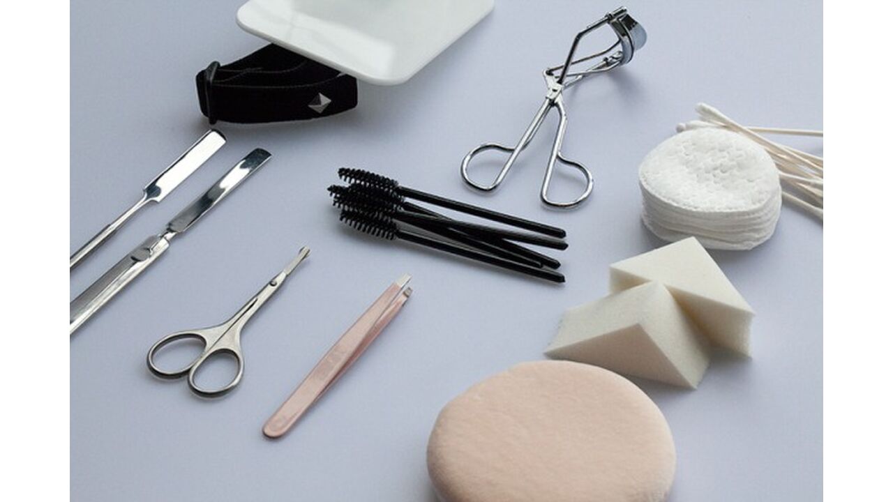 Illustratie voor: Musthave make-up tools