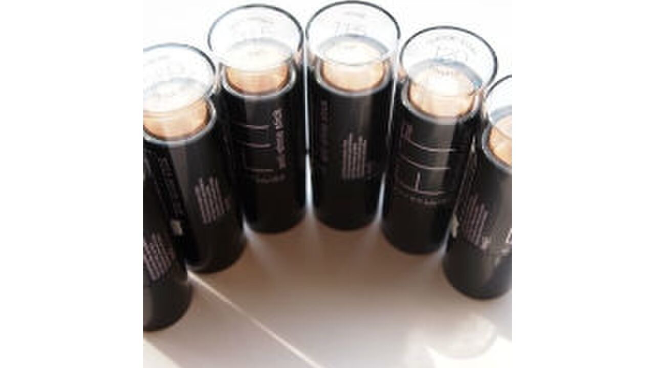 Illustratie voor: Glimmend hoofd? Met Maybelline’s Fit Me Anti-Shine Stick niet meer!