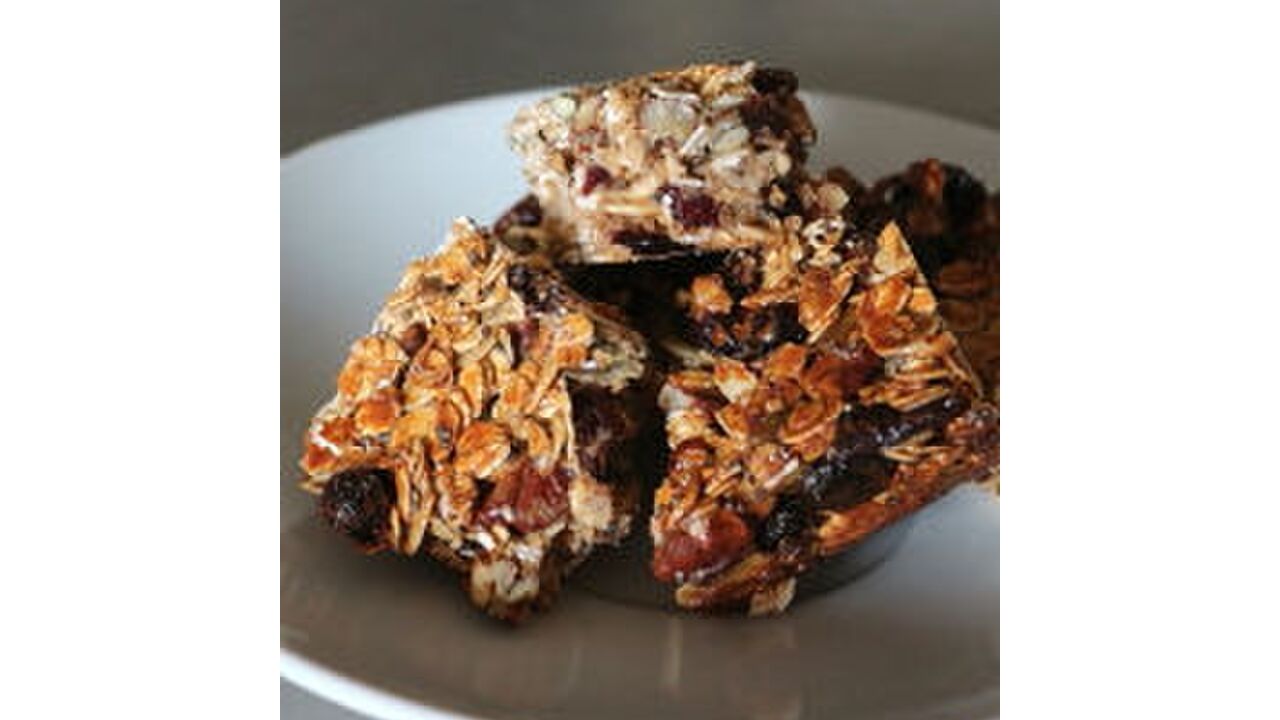 Illustratie voor: Homemade granola bars