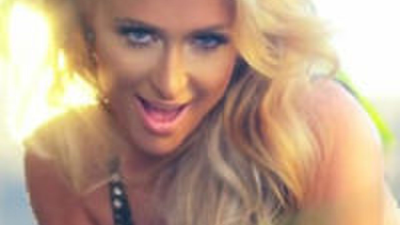 Illustratie voor: Yay or nay: Paris Hilton’s comeback ‘Good Time’