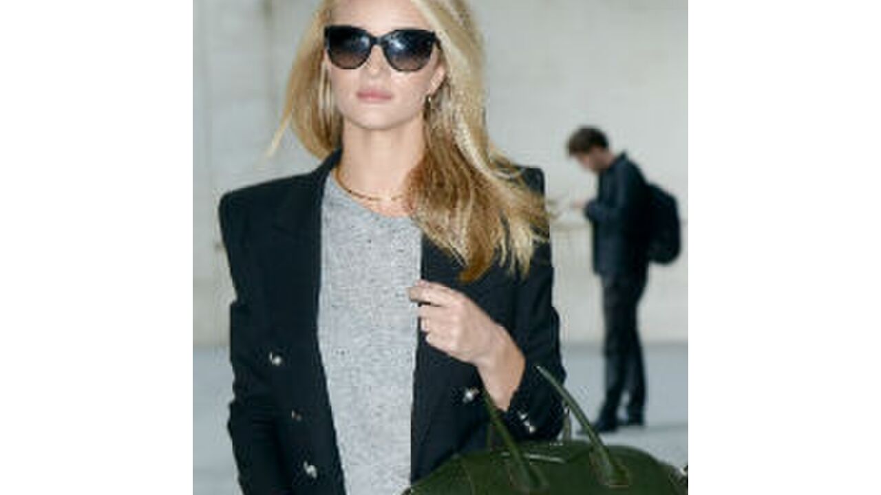 Illustratie voor: VIDEO: Rosie Huntington Whiteley in commercial