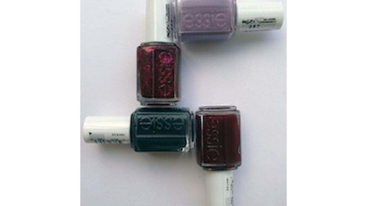 Illustratie voor: Essie’s winterpakket: “color, color, color”