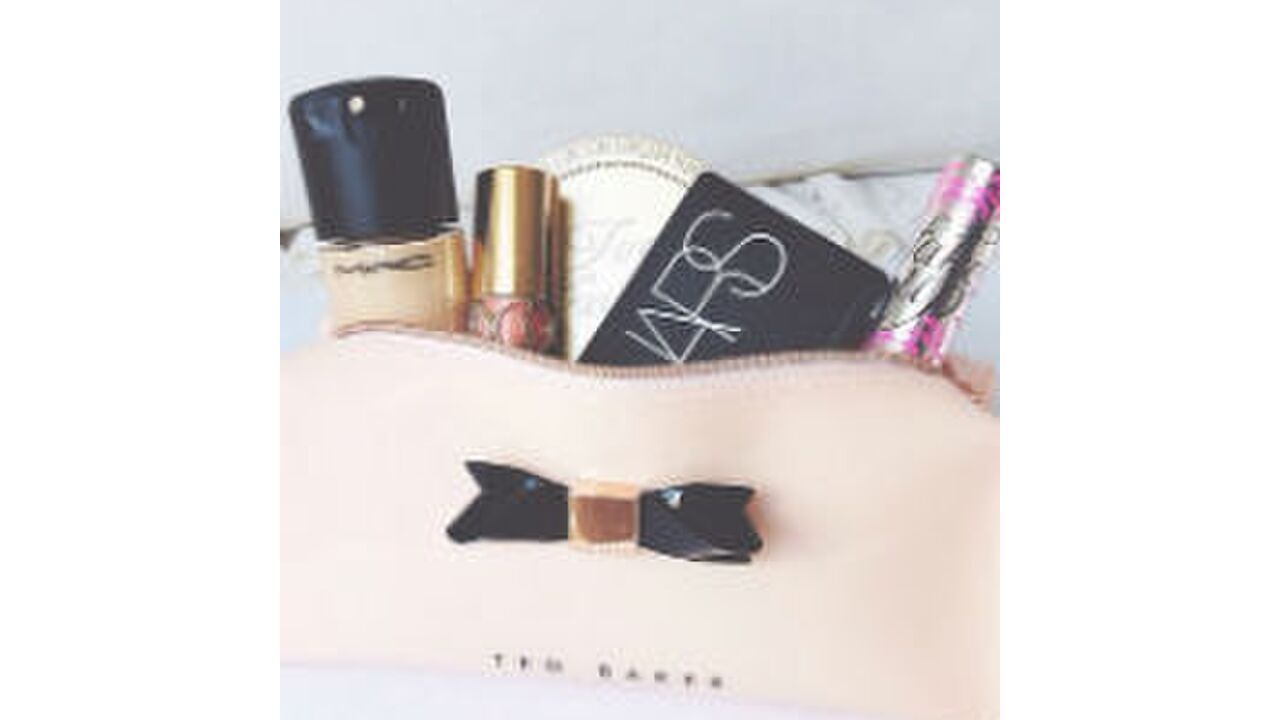Illustratie voor: Day to night make-up