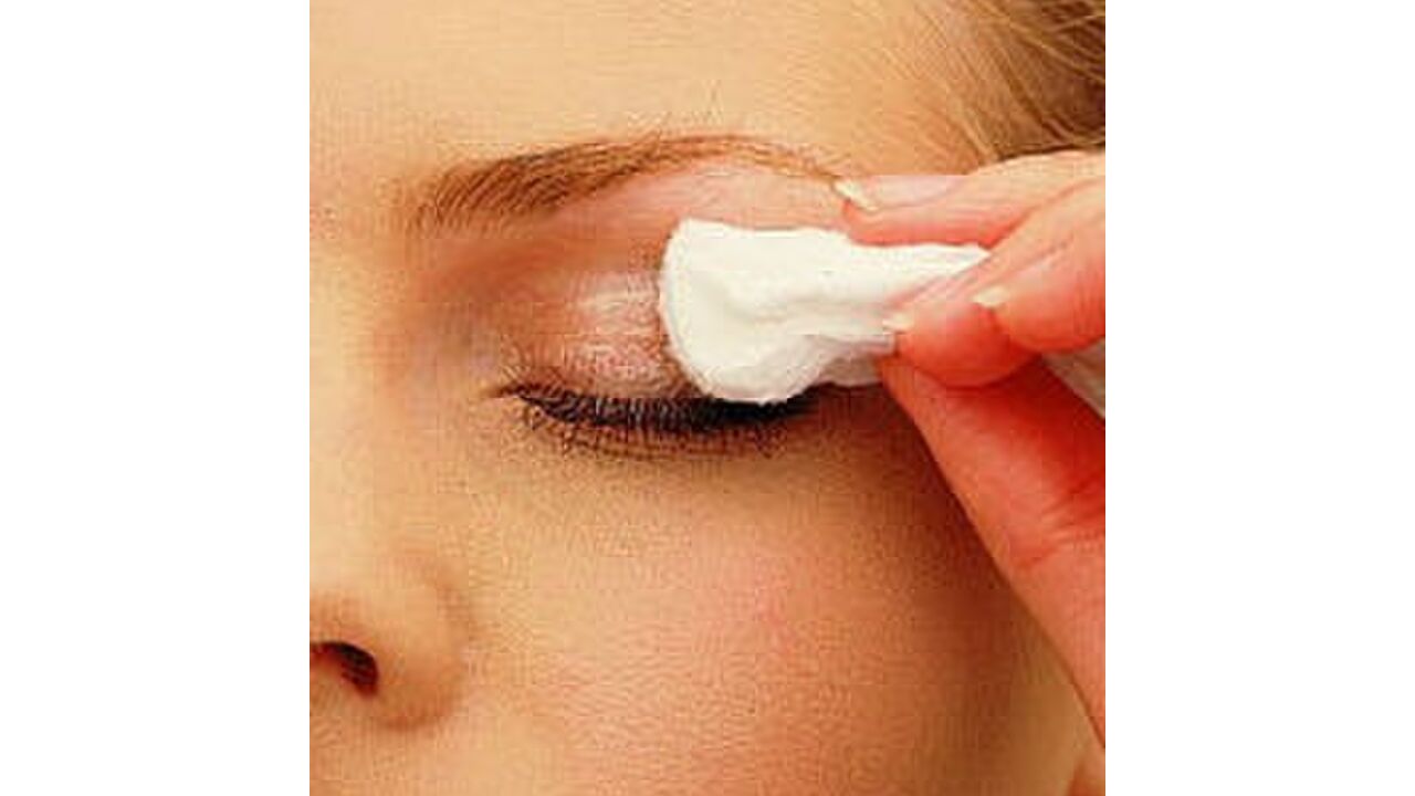 Illustratie voor: S.O.S. make-up & beauty tips
