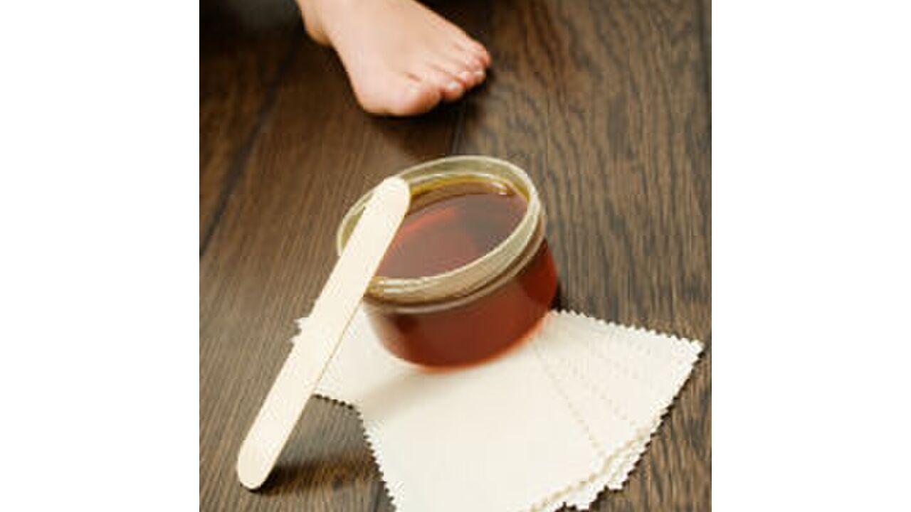 Illustratie voor: Girls issues: donkere lichaamsbeharing