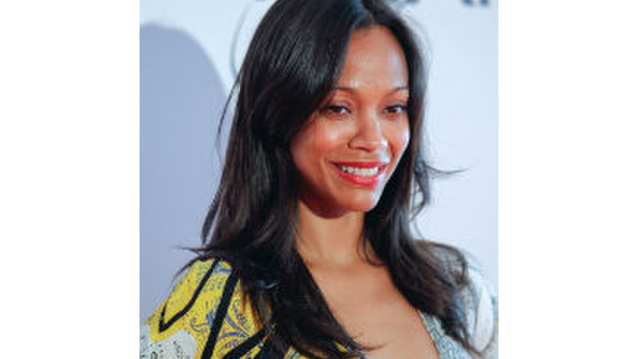 Illustratie voor: Video: Zoe Saldana voor Stuart Weitzman