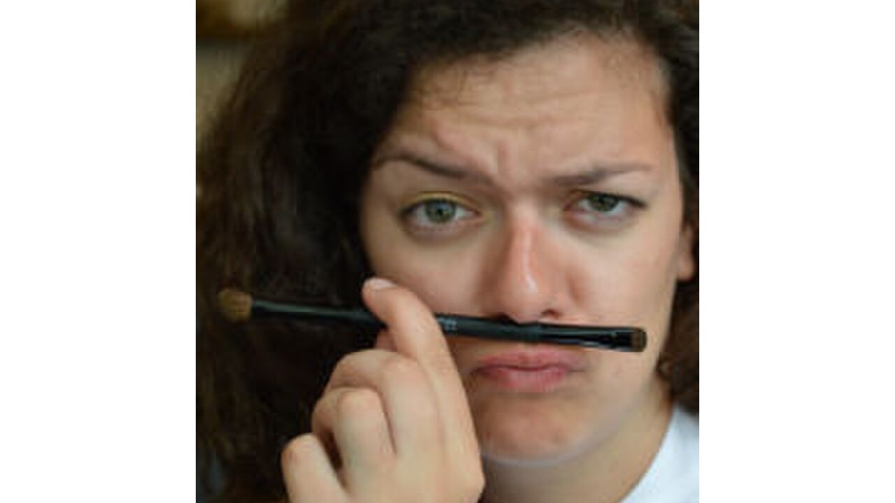Illustratie voor: Make-up tips voor brildragers