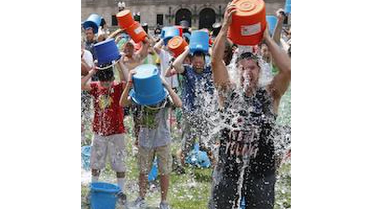 Illustratie voor: Met de #IceBucketChallenge vechten tegen ALS