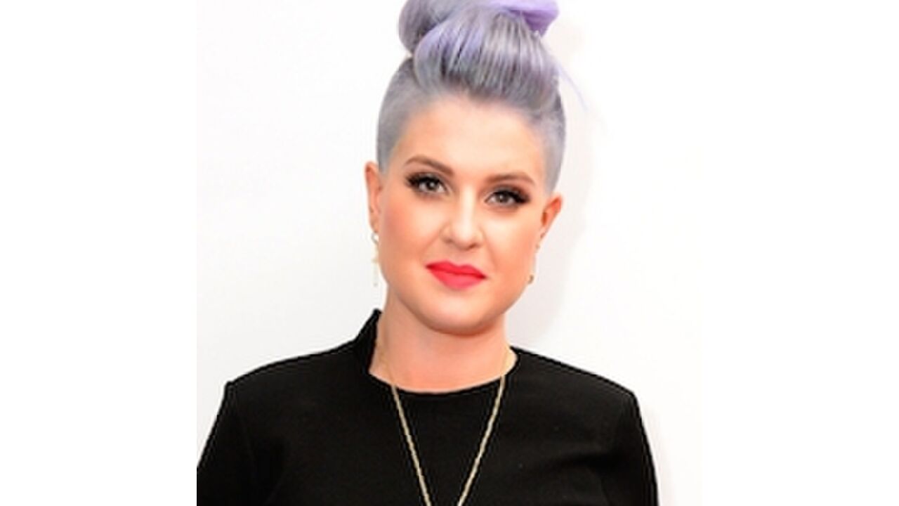 Illustratie voor: 12x celebs met pastel perfect haar