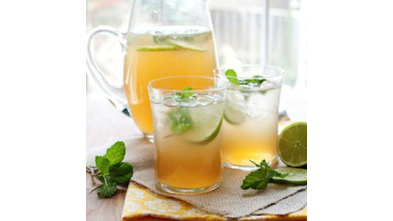 Illustratie voor: 5x verfrissende homemade drankjes