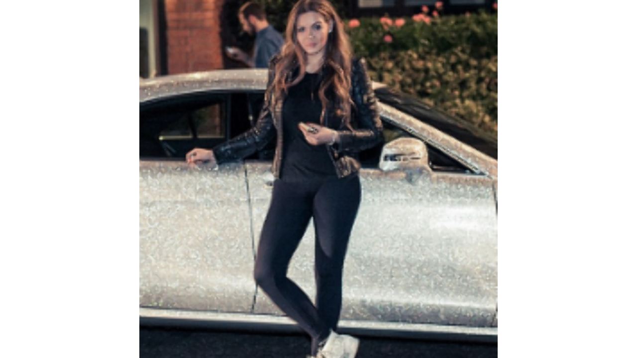 Illustratie voor: Wow: rijke studente pimpt haar Mercedes met Swarovski-stenen