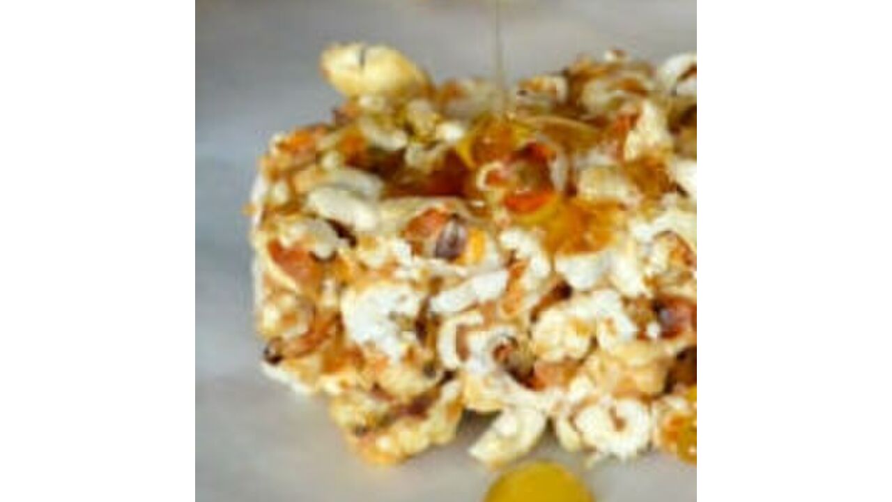 Illustratie voor: Gezonde snack: popcorn-superfood-squares