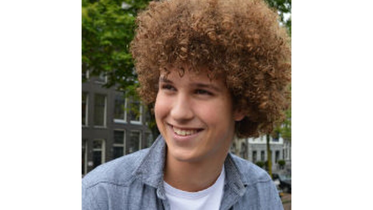 Illustratie voor: YouTube boy: aCrazyAfro