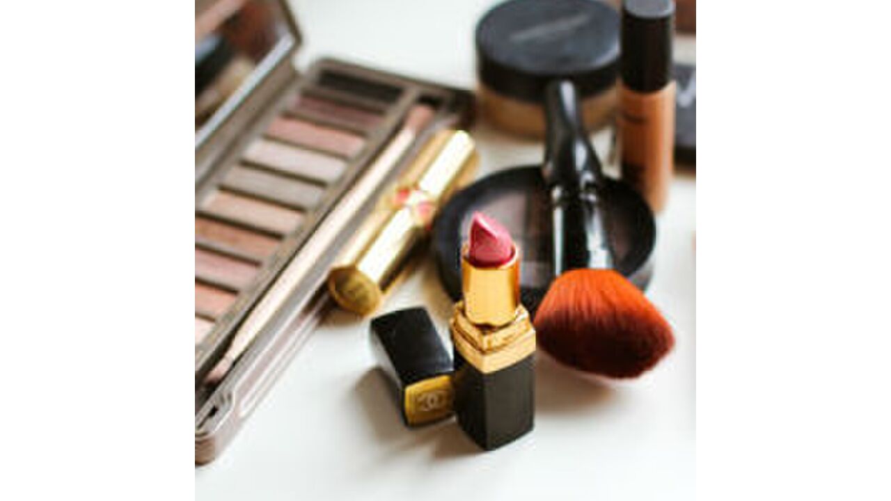 Illustratie voor: Hoelang kun je make-up bewaren?