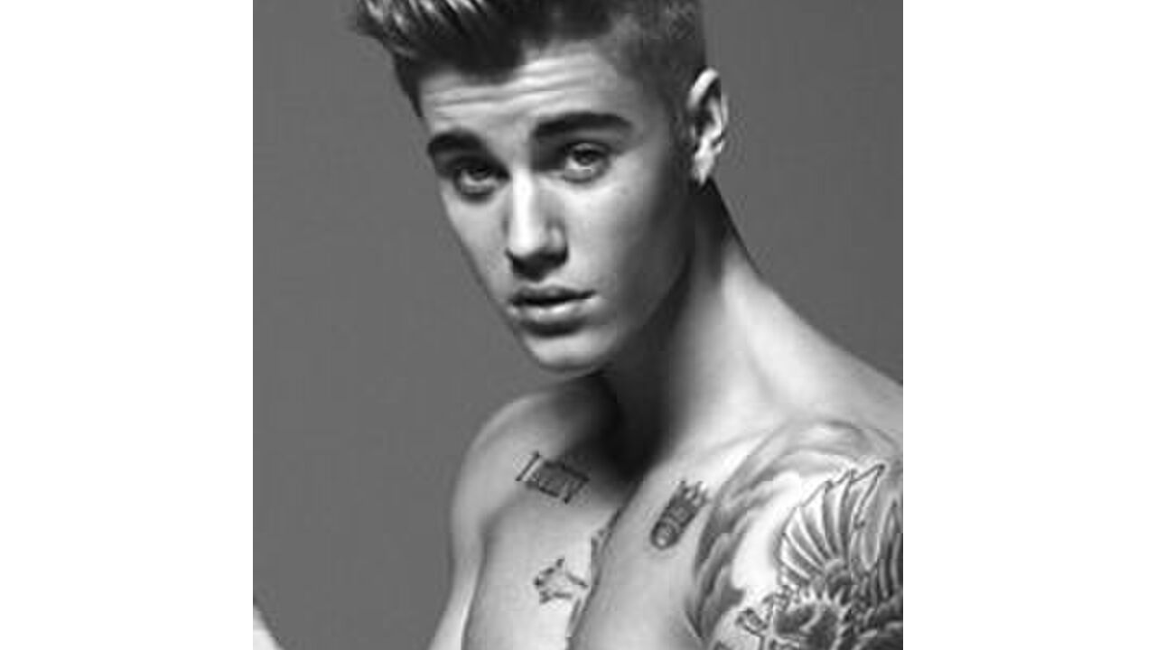 Illustratie voor: Hot: Justin Bieber in sexy topless fotoshoot met Lara Stone
