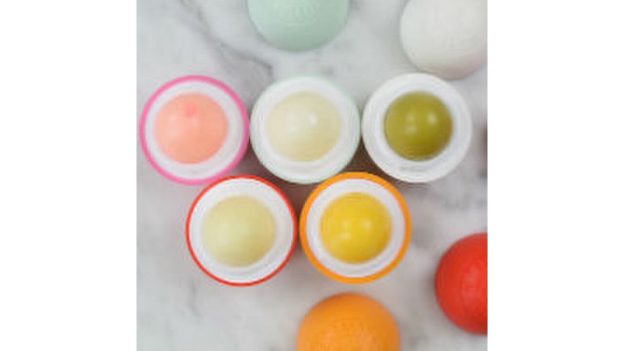 Illustratie voor: 10 tekenen dat je verslaafd bent aan lippenbalsem