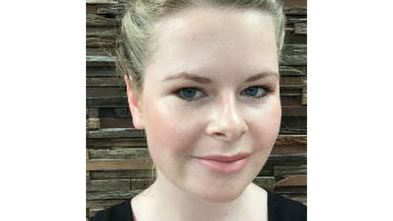 Illustratie voor: Zo is het om je te laten opmaken bij MAC Cosmetics