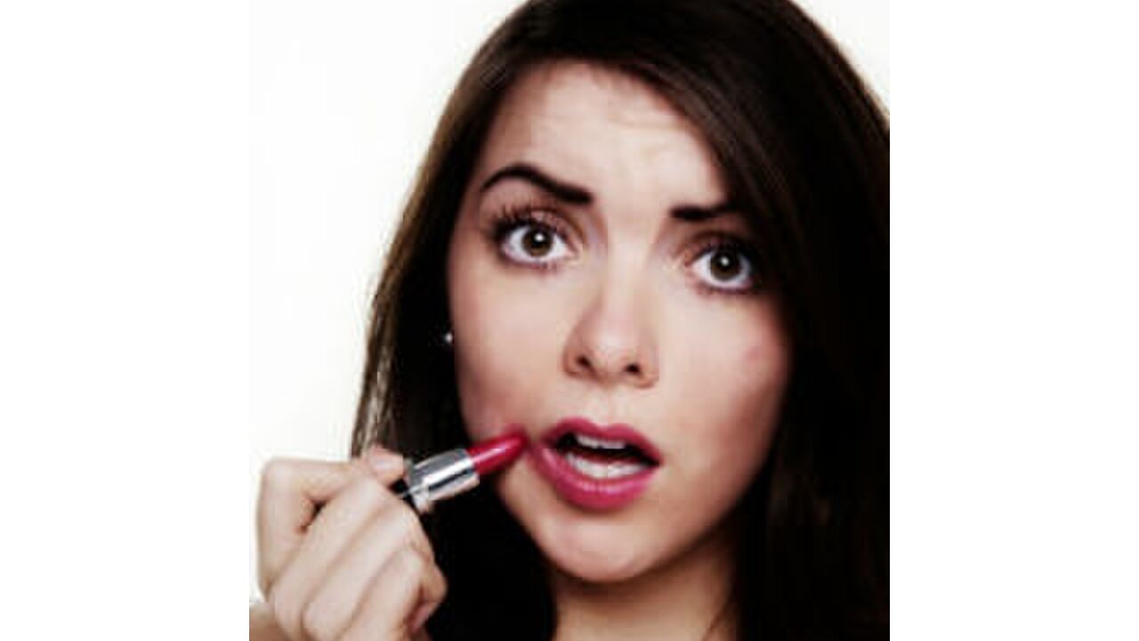Illustratie voor: 9 tips om je make-up foutjes te herstellen