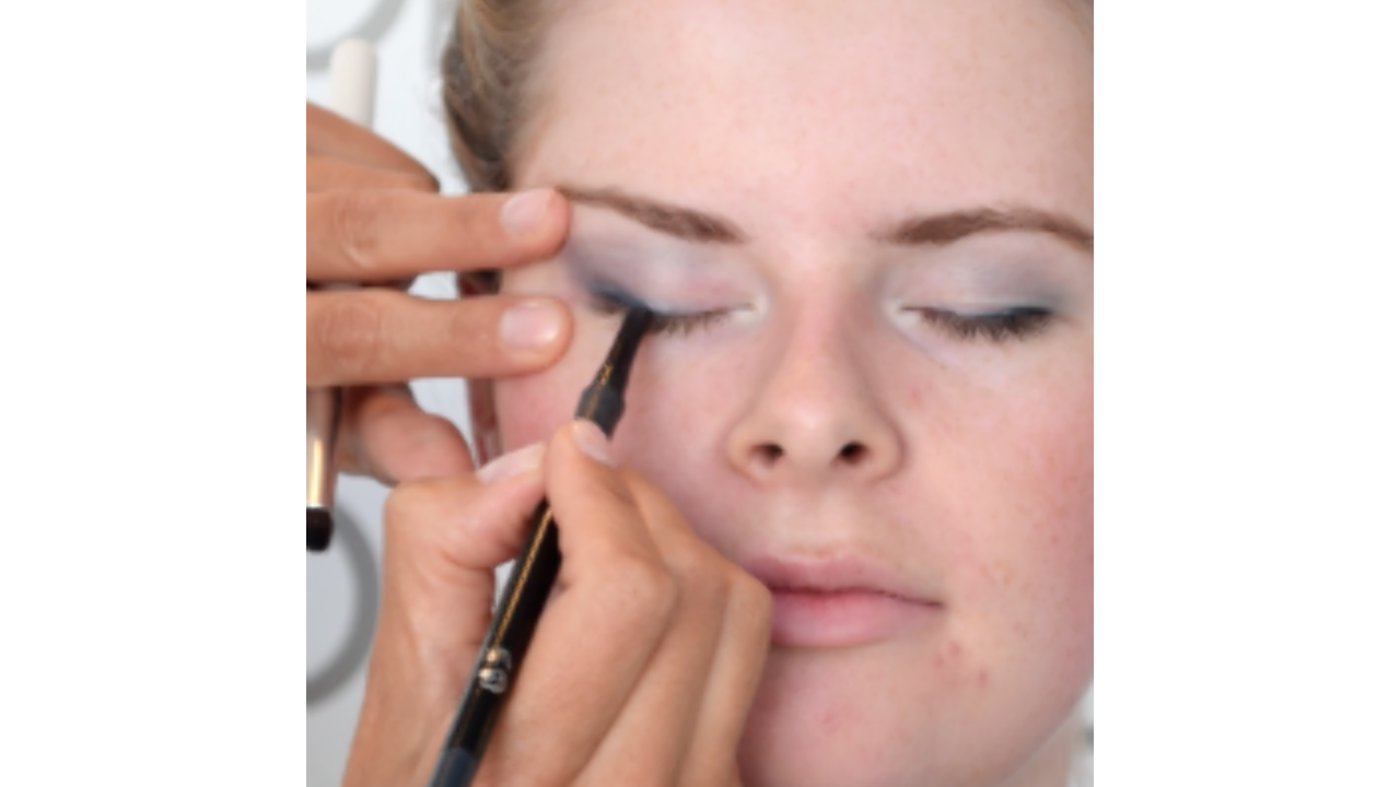 Illustratie voor: Zo maak je een make-up look met 5 producten