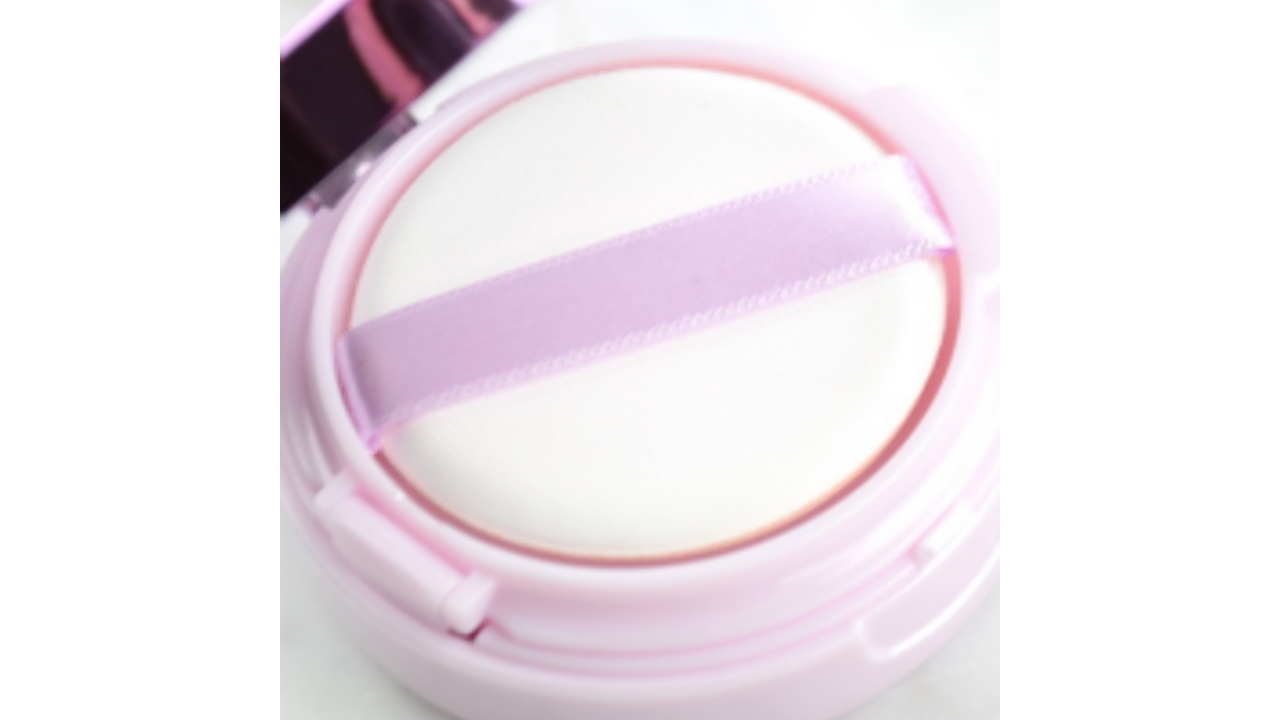 Illustratie voor: Cushion foundation: de nieuwste foundation die je moet proberen