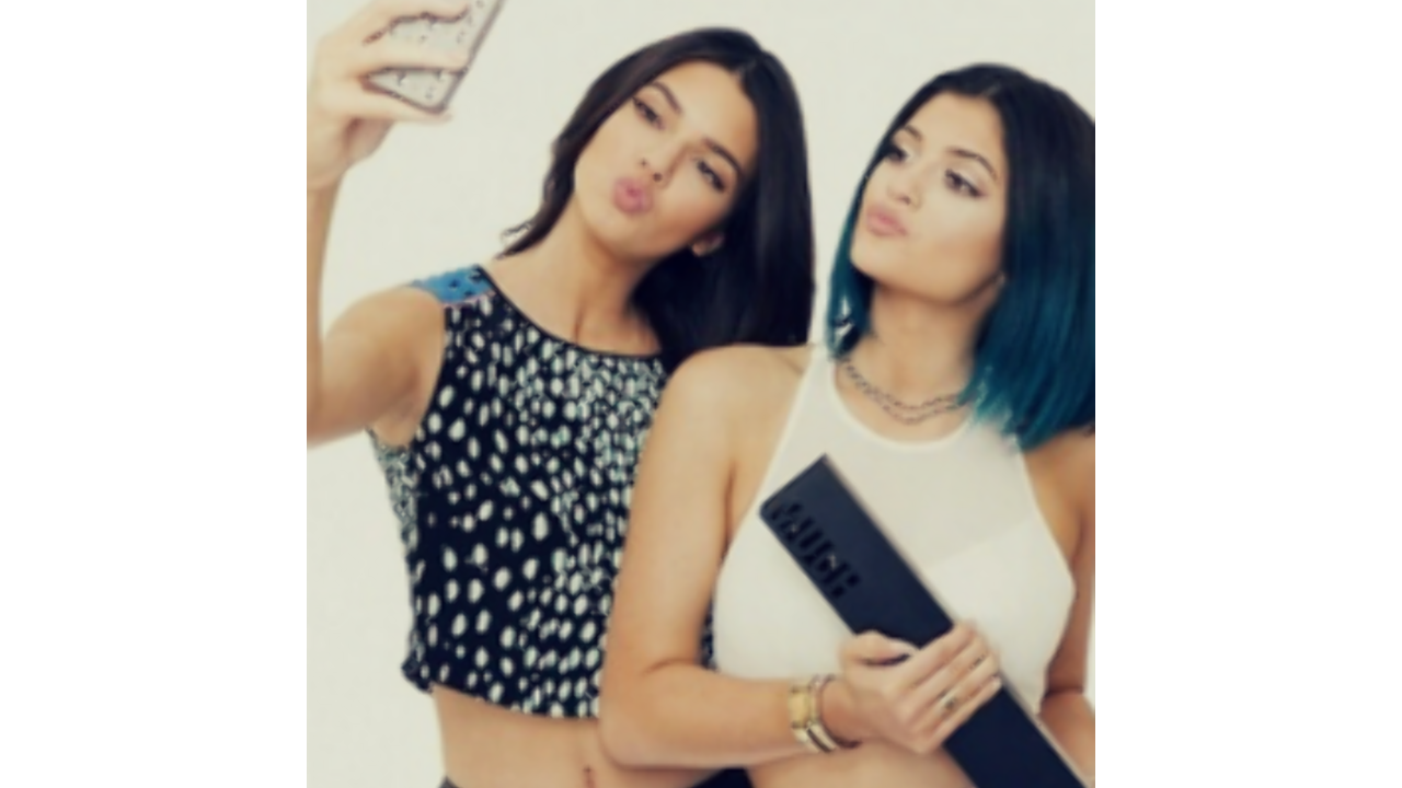 Illustratie voor: Dit is dé nieuwe selfietrend die je overal ziet op Instagram